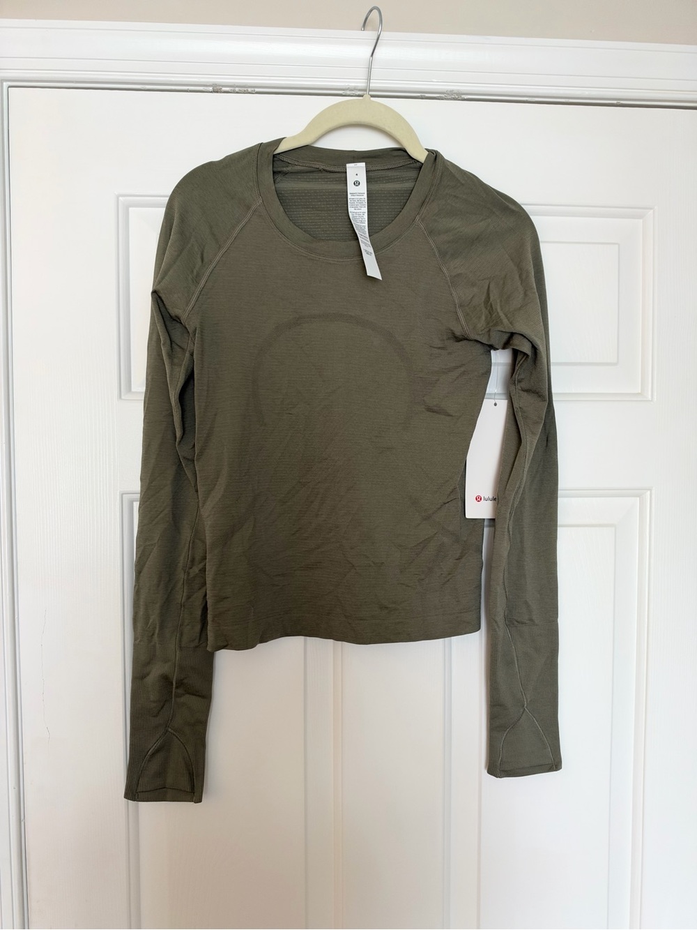 lululemon athletica Women’s Long Sleeve Crew Neck Top - Olive Green s
